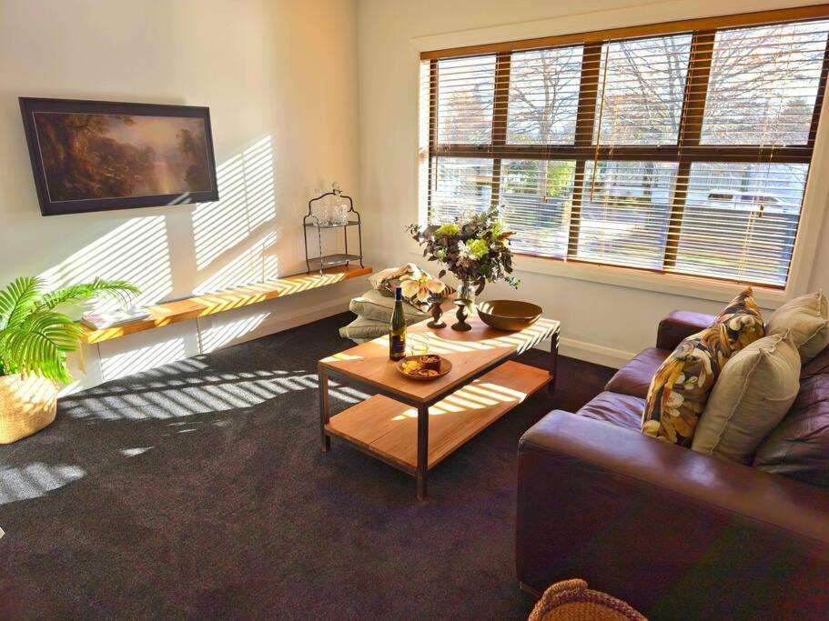Apartment 2 - Haddin Court - Stunning Executive Blenheim Bagian luar foto